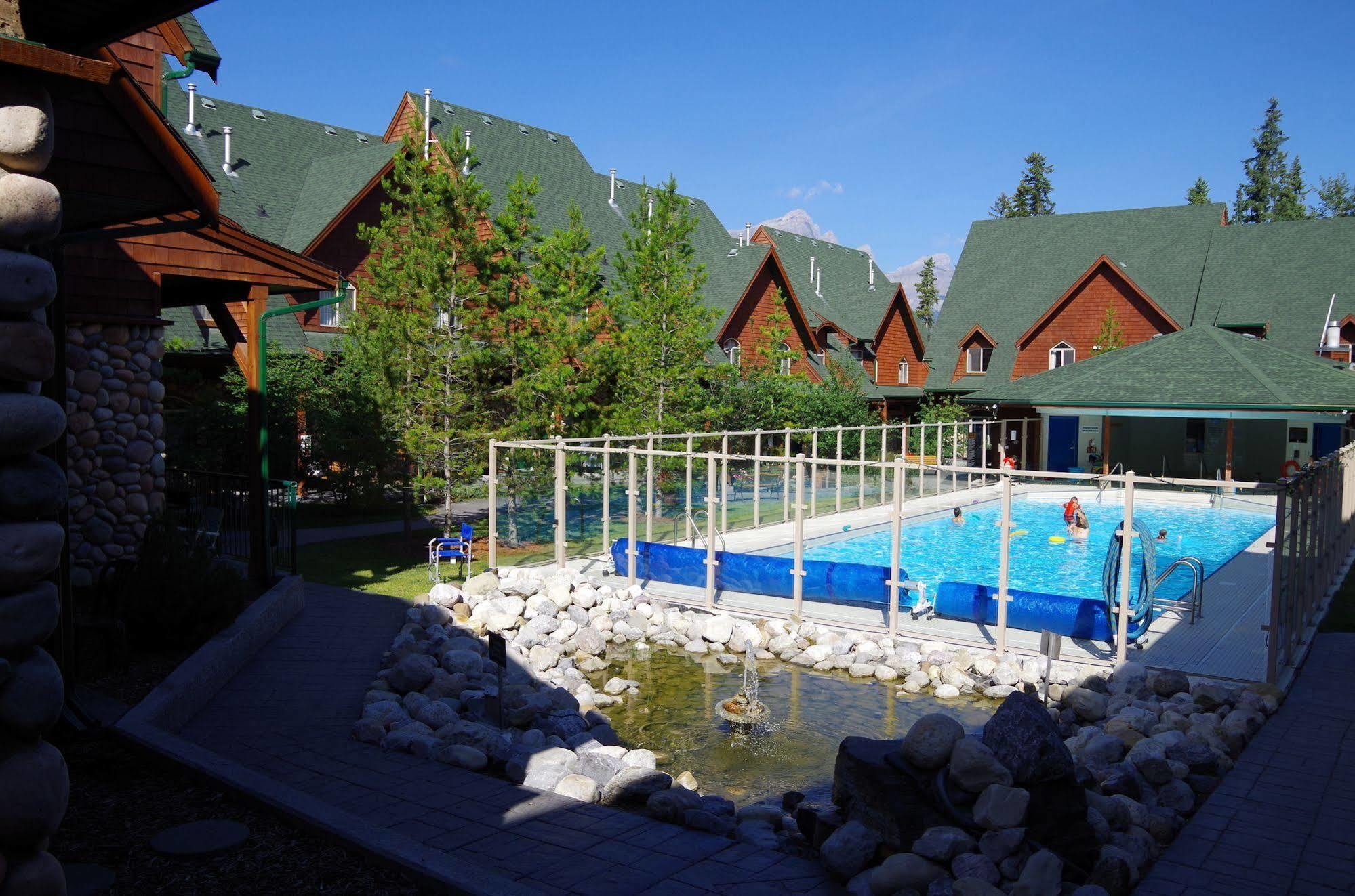 Mystic Springs Chalets & Hot Pools Villa Canmore Exterior photo